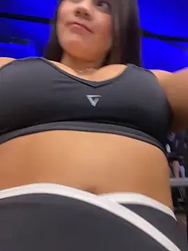 BellaLeclair online show from December 17, 6:34 pm