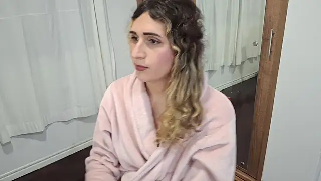 kayleesims  online show from April 28, 2:38 am