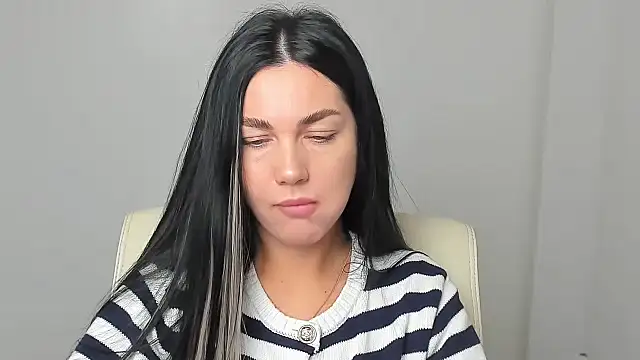 Lune Moon online show from November 21, 7:10 am