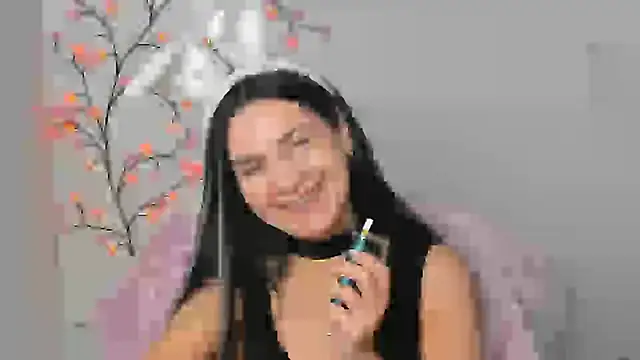 Lune Moon online show from February 12, 7:10 am