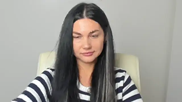 Lune Moon online show from November 27, 7:00 am