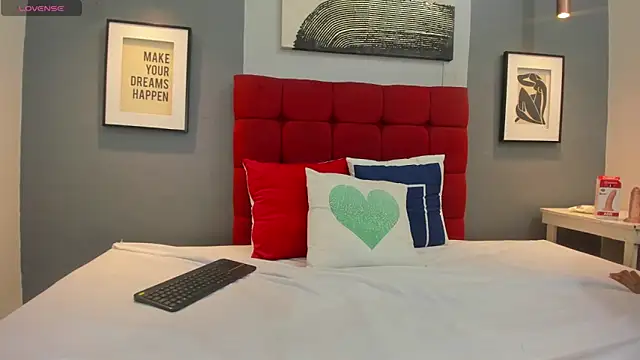 Shirly cooper  online show from September 12, 9:55 pm