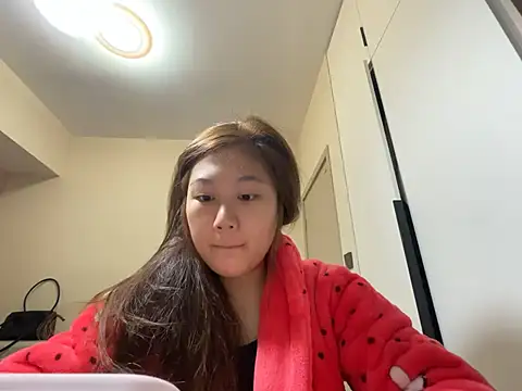 xena0501 online show from February 1, 8:35 am