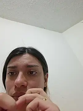 AmaiaSalvatore online show from April 29, 10:15 pm