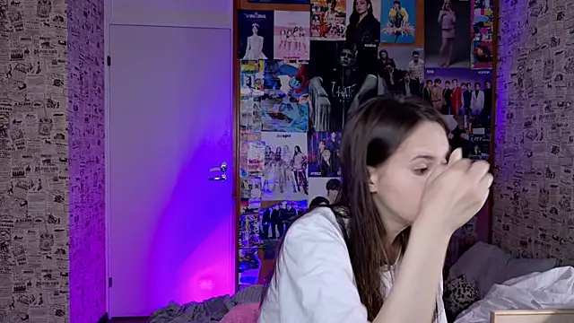 LucyRose3 online show from November 24, 4:47 am