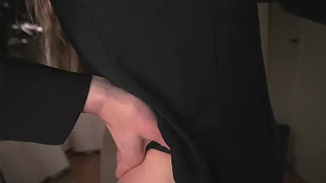 lisa schiele online show from April 17, 9:50 pm