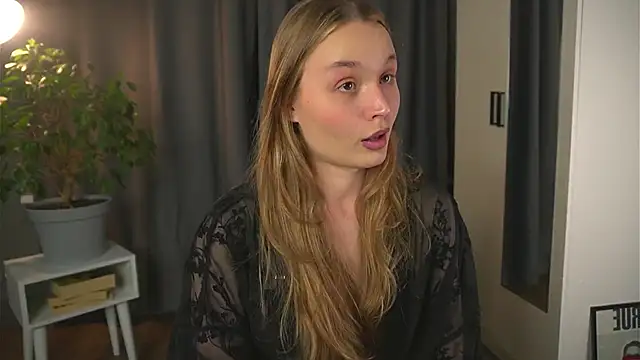 lisa schiele online show from October 8, 8:24 pm