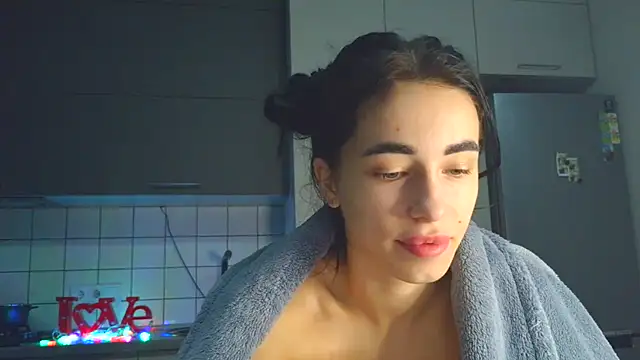 Snapshot of EvaMelnik chatting on October 19, 6:10 pm EvaMelnik online show from October 19, 6:10 pm