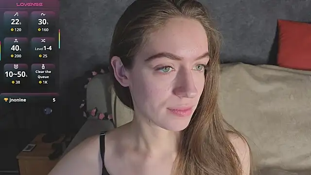 Agnes Wells online show from December 22, 9:56 am