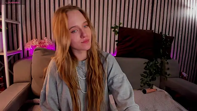 Casey Sweeet online show from April 24, 3:15 pm