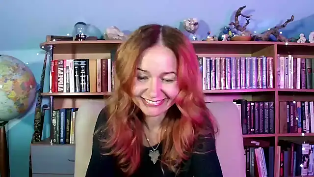 Snapshot of Foxilady357 chatting on October 20, 1:47 pm Foxilady357 online show from October 20, 1:47 pm