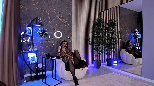 Victoria Vergara online show from February 20, 5:39 am