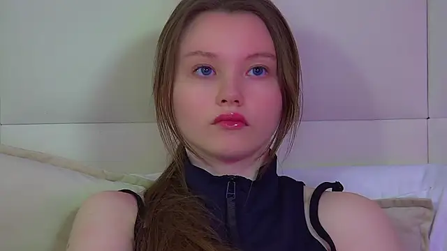 KeiraAsti online show from April 28, 2:27 am