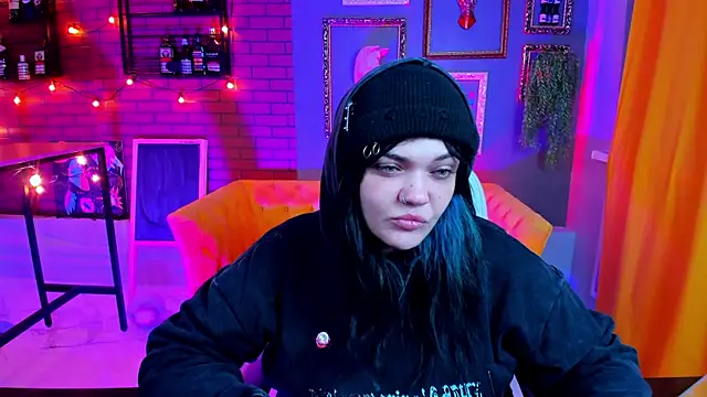 MaryHarrys online show from November 6, 10:59 pm