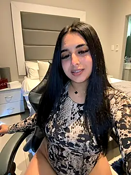 LilMisIndianx online show from November 20, 9:10 am