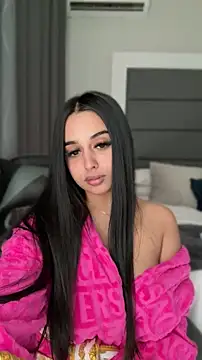 LilMisIndianx online show from April 17, 11:45 am