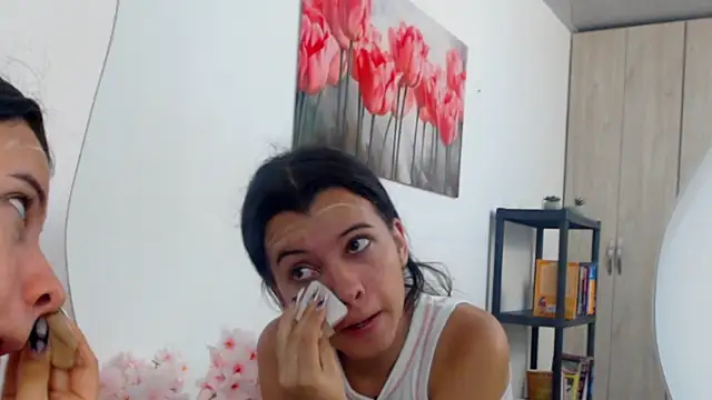 pinky f00x online show from March 27, 7:25 pm