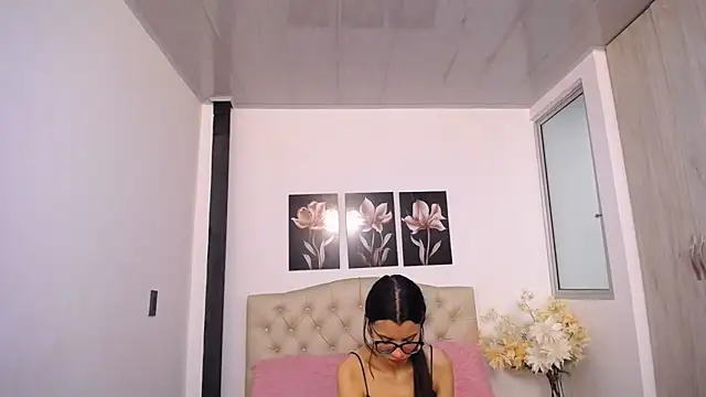 pinky f00x online show from April 18, 7:58 pm