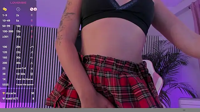 daisyblushh online show from October 28, 7:52 pm