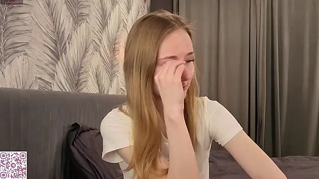 ElvinaRose online show from January 8, 2:48 am