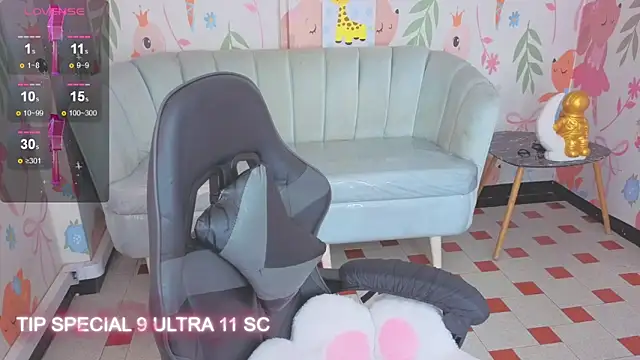 Paris09 v  online show from April 9, 3:42 am