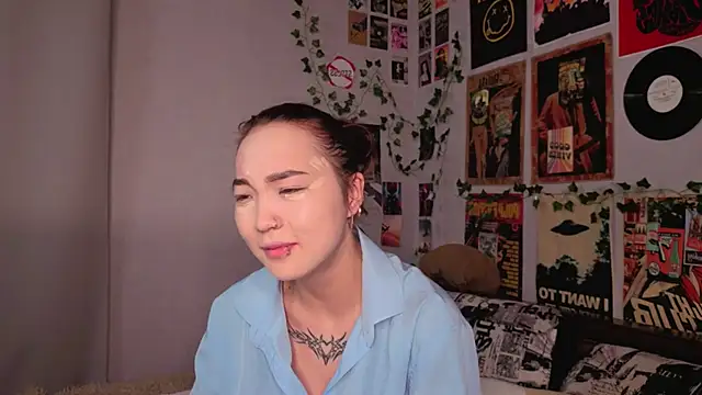 OdetteBiddy online show from November 22, 9:17 pm