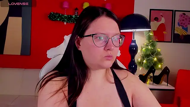 HelenDanvers online show from December 16, 9:59 am