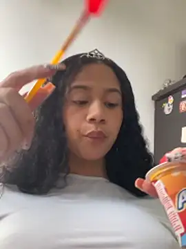 jadee8 online show from April 30, 8:25 pm