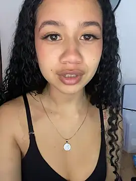 jadee8 online show from April 13, 4:30 pm