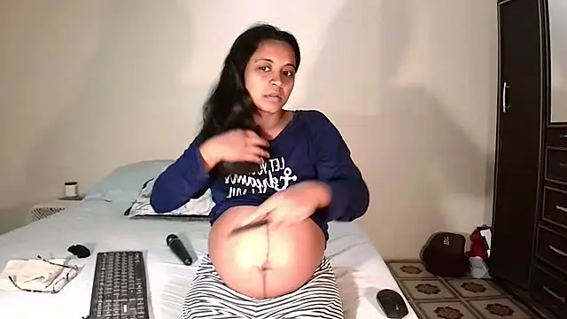 indiansweetflava online show from April 25, 3:53 am