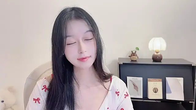 Snapshot of Onechestnut chatting on October 15, 12:13 am Onechestnut online show from October 15, 12:13 am