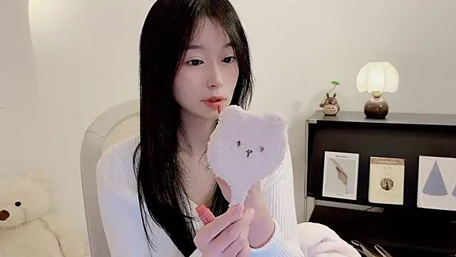 Onechestnut online show from November 18, 3:24 pm