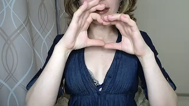 Snapshot of miss__Sophie chatting on September 10, 4:07 pm miss Sophie online show from September 10, 4:07 pm
