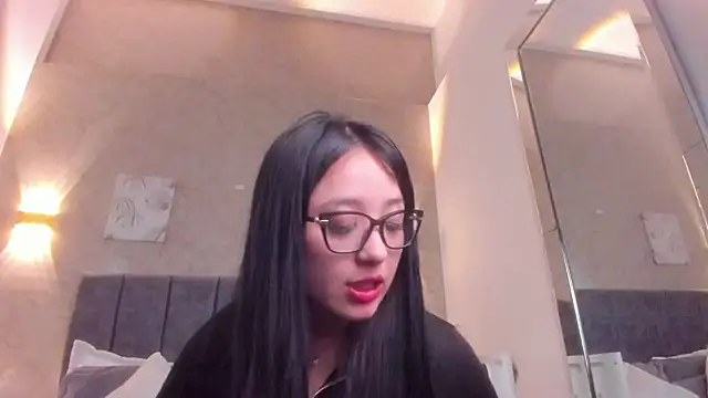 Lunaa bellaa online show from April 22, 7:33 pm