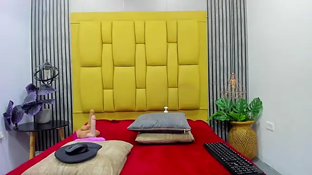Snapshot of bryonycutee chatting on September 13, 12:35 pm bryonycutee online show from September 13, 12:35 pm