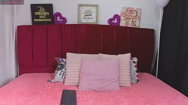 cuteeimy online show from June 12, 7:33 pm