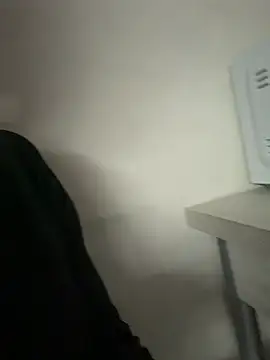 AlysonHuxley  online show from April 26, 7:22 pm