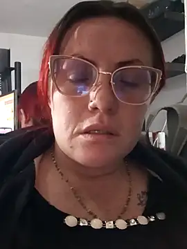 Snapshot of carolinhe_ chatting on September 26, 8:17 pm carolinhe online show from September 26, 8:17 pm