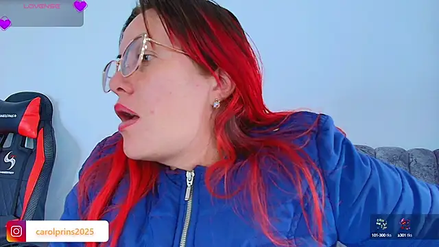 Snapshot of carolinhe_ chatting on October 15, 8:11 pm carolinhe online show from October 15, 8:11 pm