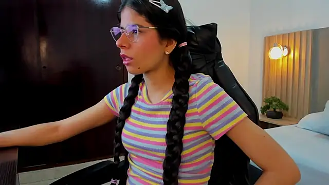 carlina 15 online show from September 15, 12:24 pm