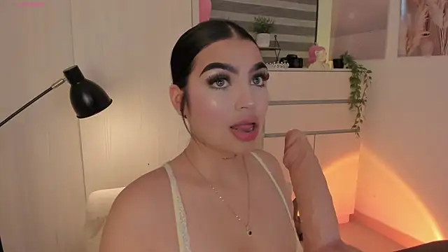EmmyKenner online show from July 15, 12:43 pm