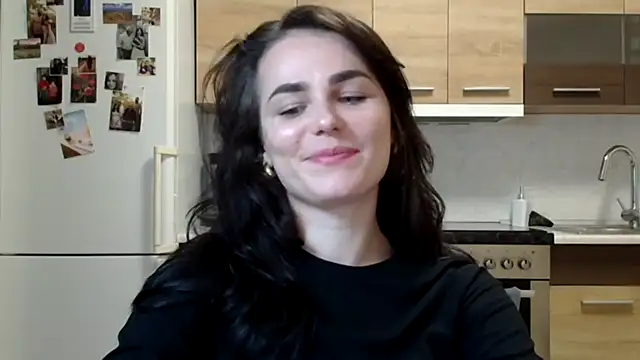 Snapshot of Silviaa_a chatting on September 28, 7:19 pm Silviaa a online show from September 28, 7:19 pm