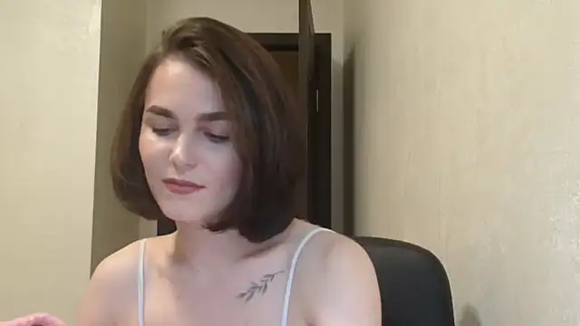 Silviaa a online show from April 13, 7:25 pm