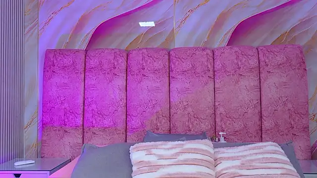 emmacurvy online show from March 6, 3:34 am