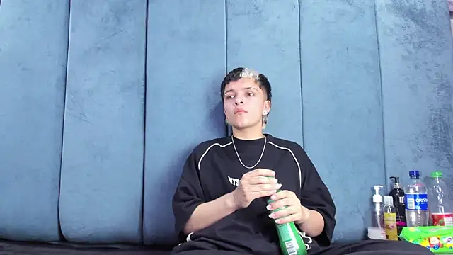 Megan Thompson  online show from April 24, 2:36 am