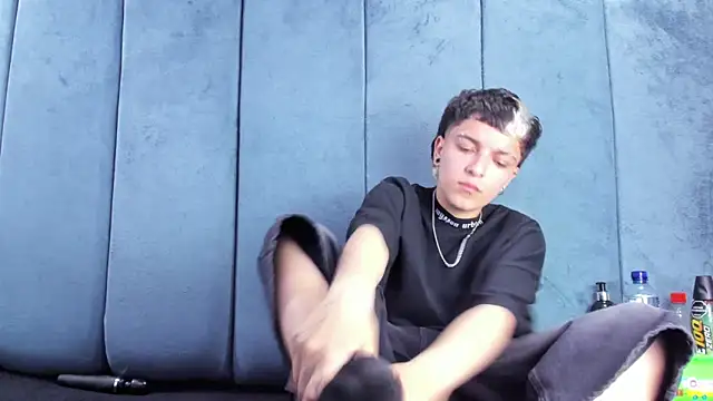 Megan Thompson  online show from April 30, 2:17 am