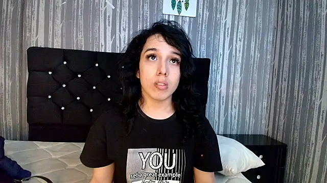 Alicee Moonn online show from December 17, 9:30 pm