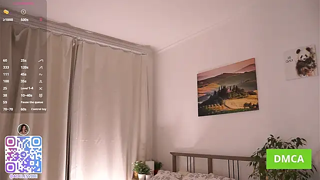 Adeles vibes online show from December 15, 8:47 pm