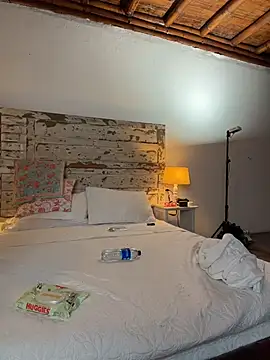 YunoRose  online show from April 23, 3:25 am