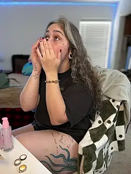 Alix Valentine online show from April 26, 5:43 pm